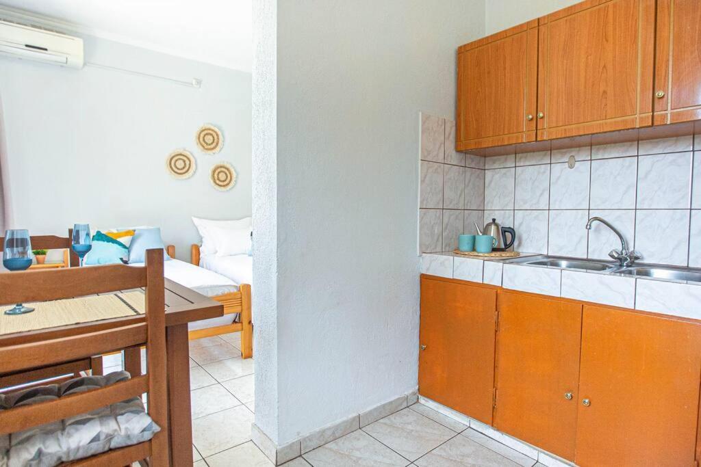 Ferienwohnung Blue Maraci 2 - Sea View, Kitchen, Beach Access Himarë Exterior foto